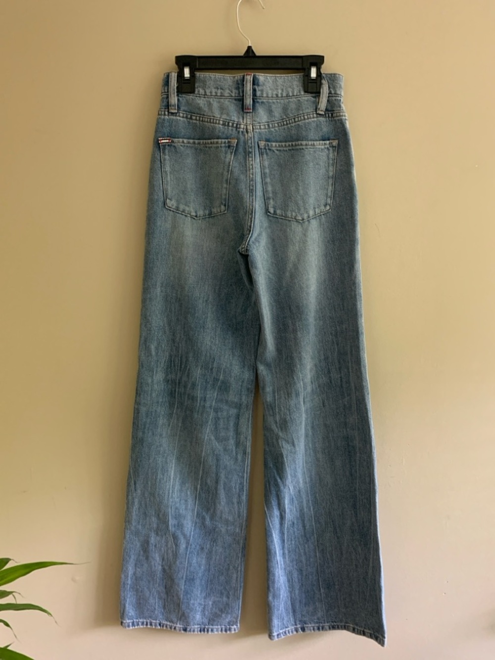 ALICE +OLIVIA Weezy High Rise Jean in Sadie Light Vintage Blue wash - Size 24 - Picture 5 of 11